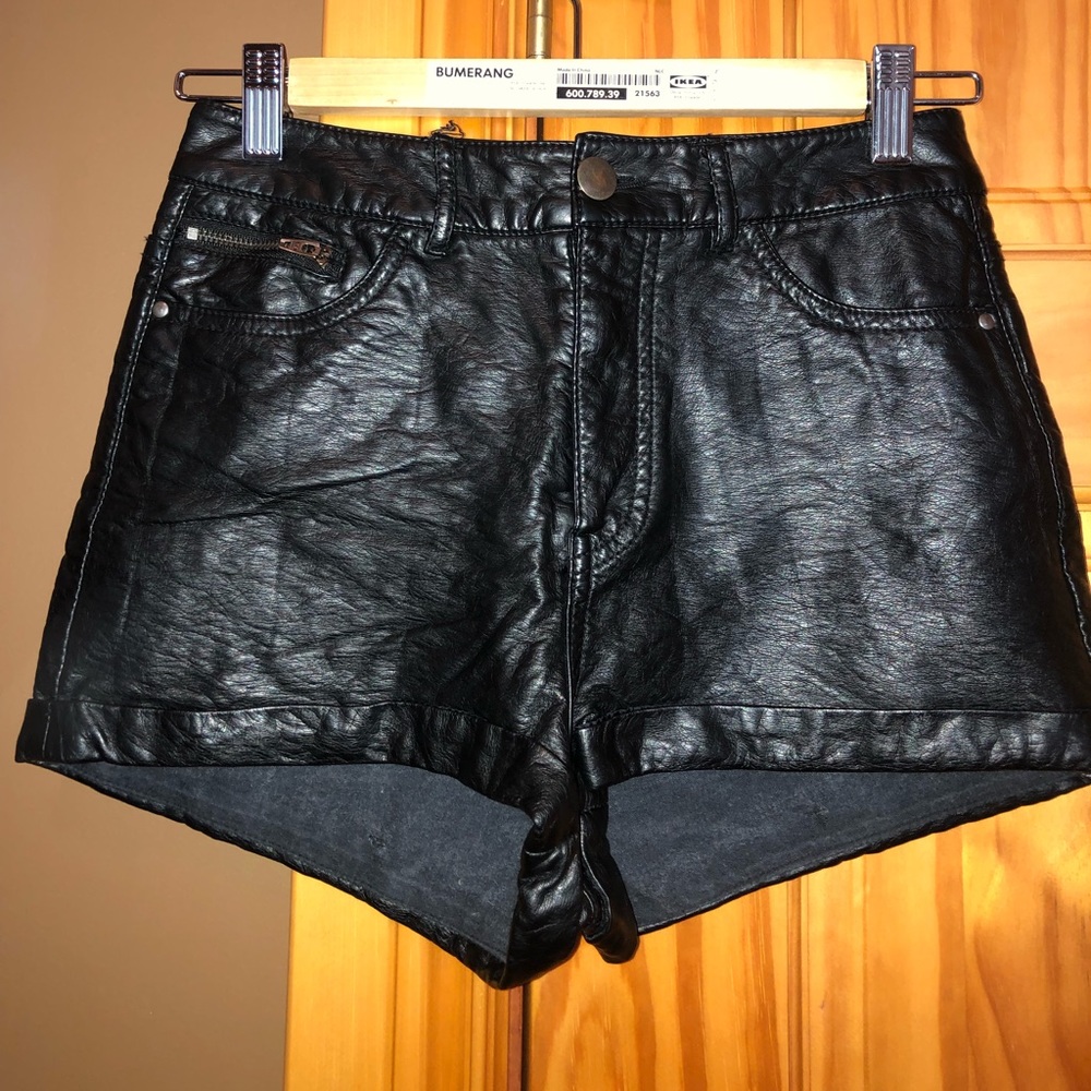 LEATHER SHORTS